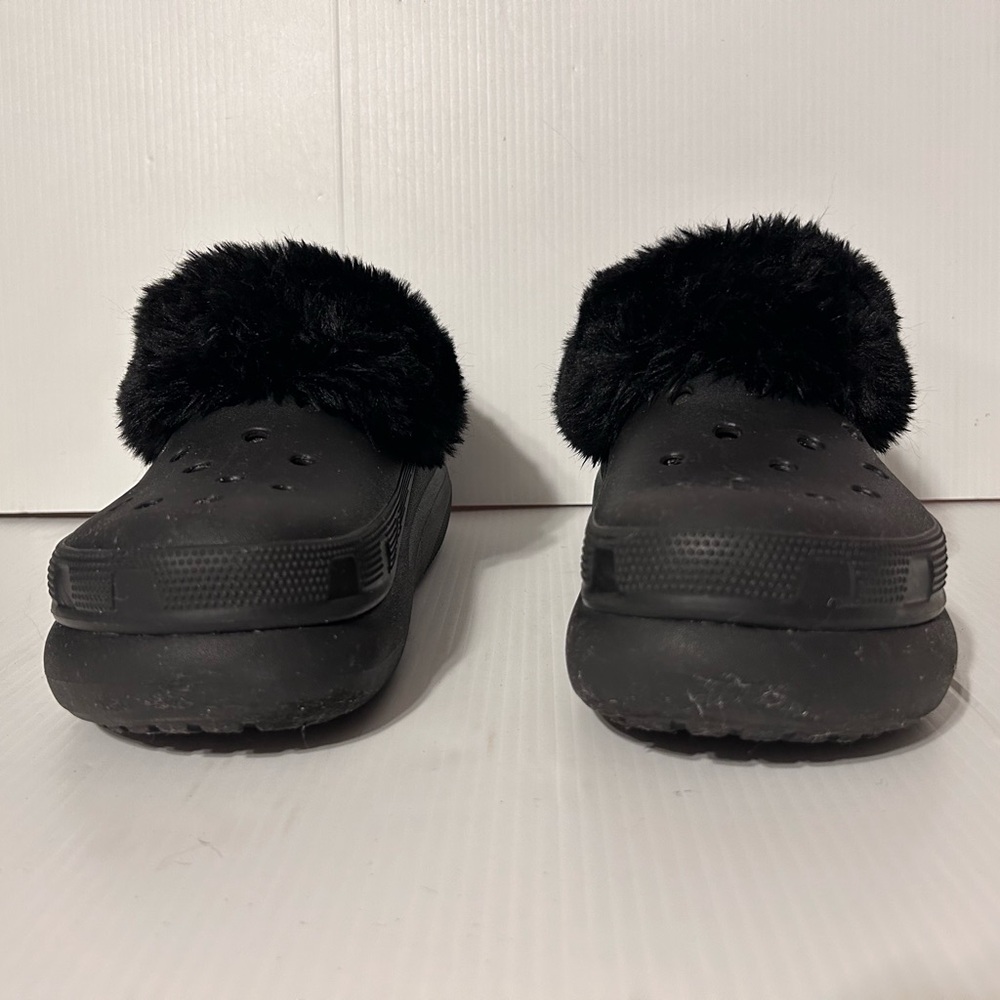 CROCS Black Fuzzy Lined Clogs - Picture 4 of 13